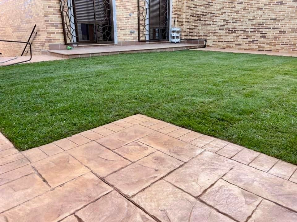 Trabajo real de jardinería y mantenimiento de El Ballestar Time